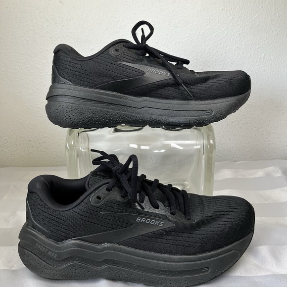 Brooks Ghost Max 2 Running Shoes in Triple Black Size 8 Women's Sneakers - Picture 1 of 7